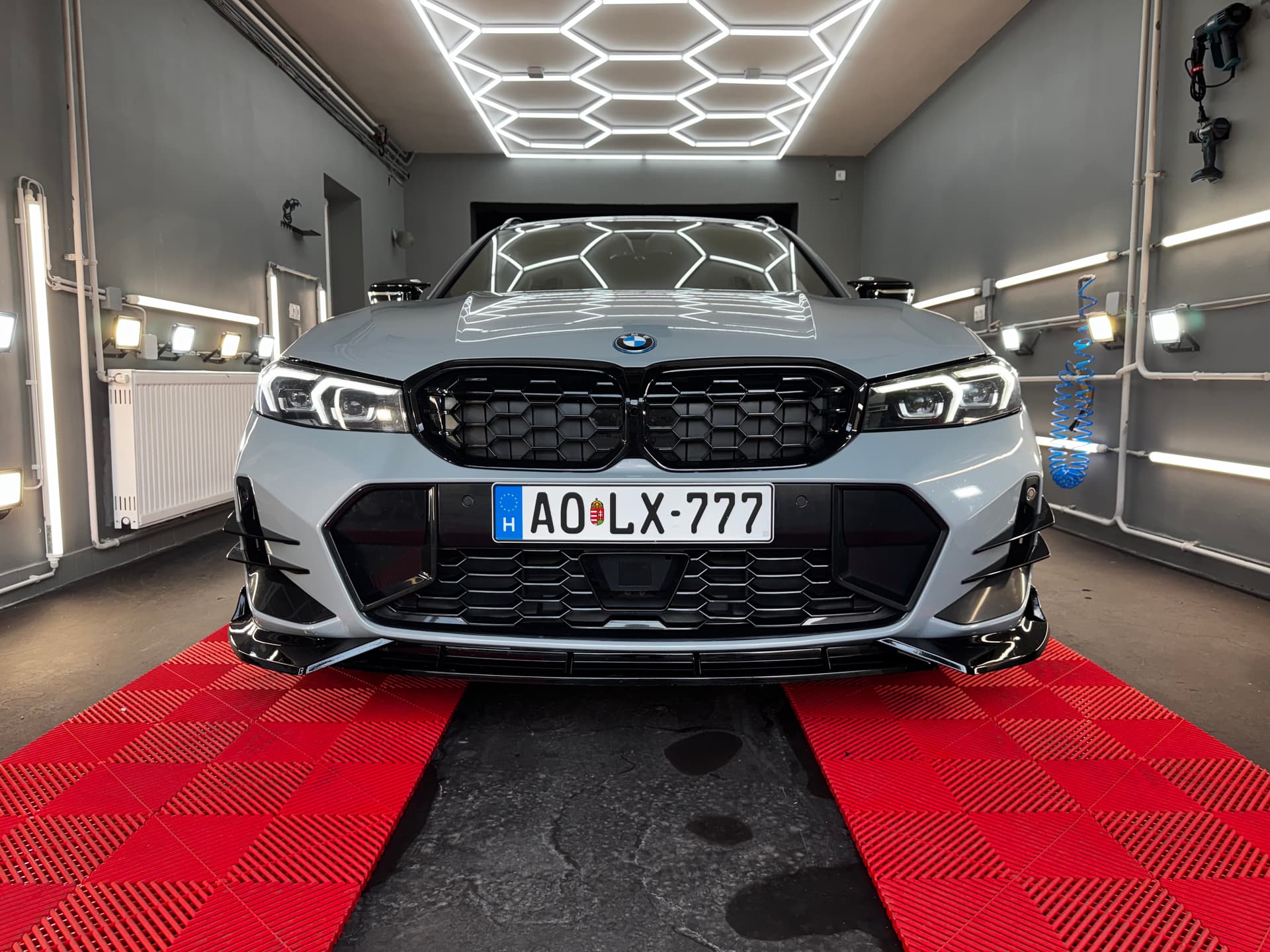 2022 BMW 330e G21